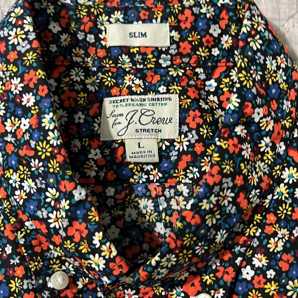 Like NEW w/o tags J. Crew Short Sleeve Button Down Shirt - Picture 2 of 3